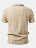 Beige geometrinen jacquard-pikeepaita takaa