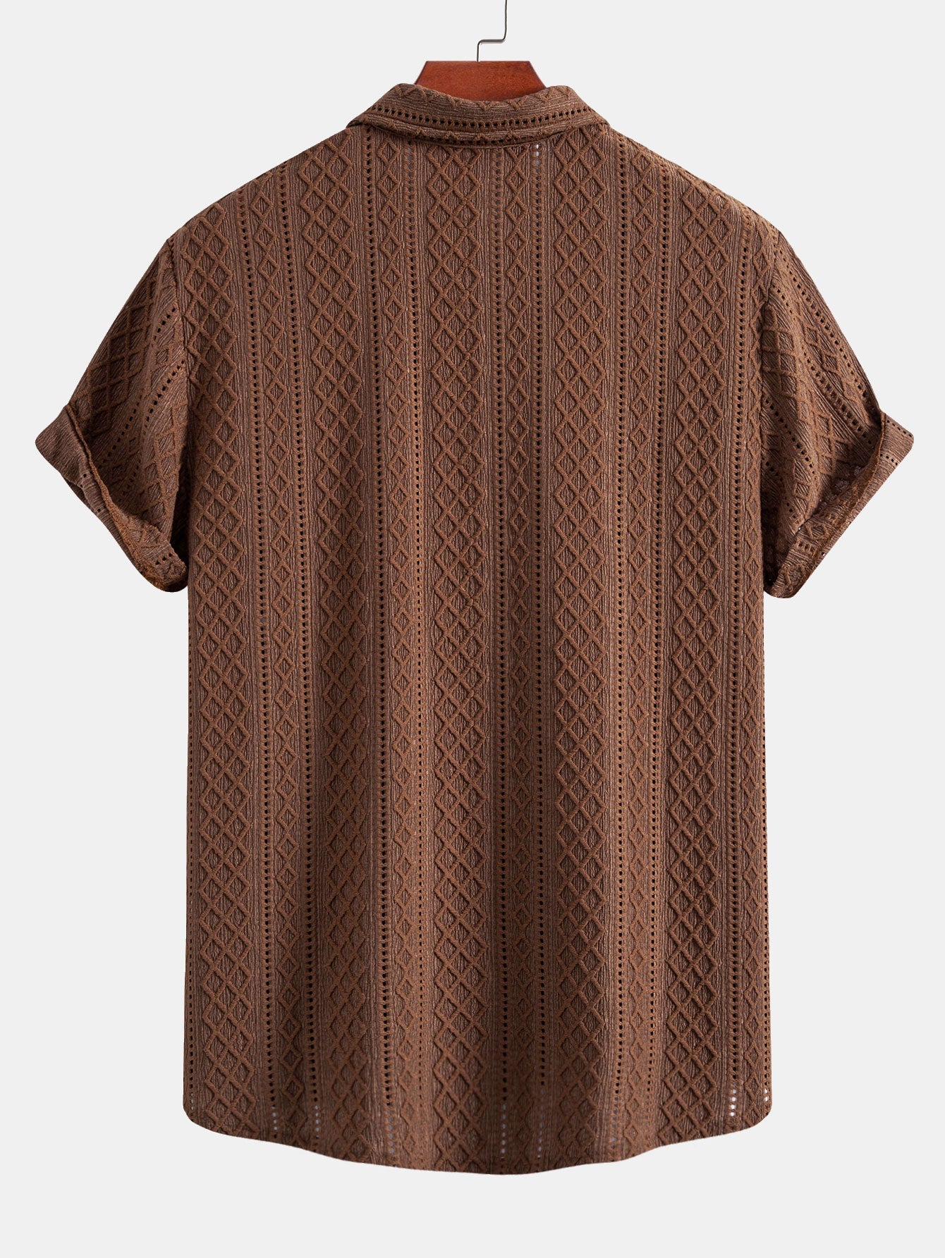 Setti: jacquard-nappipaita vinoneliökuviolla ja kreppipintaiset shortsit