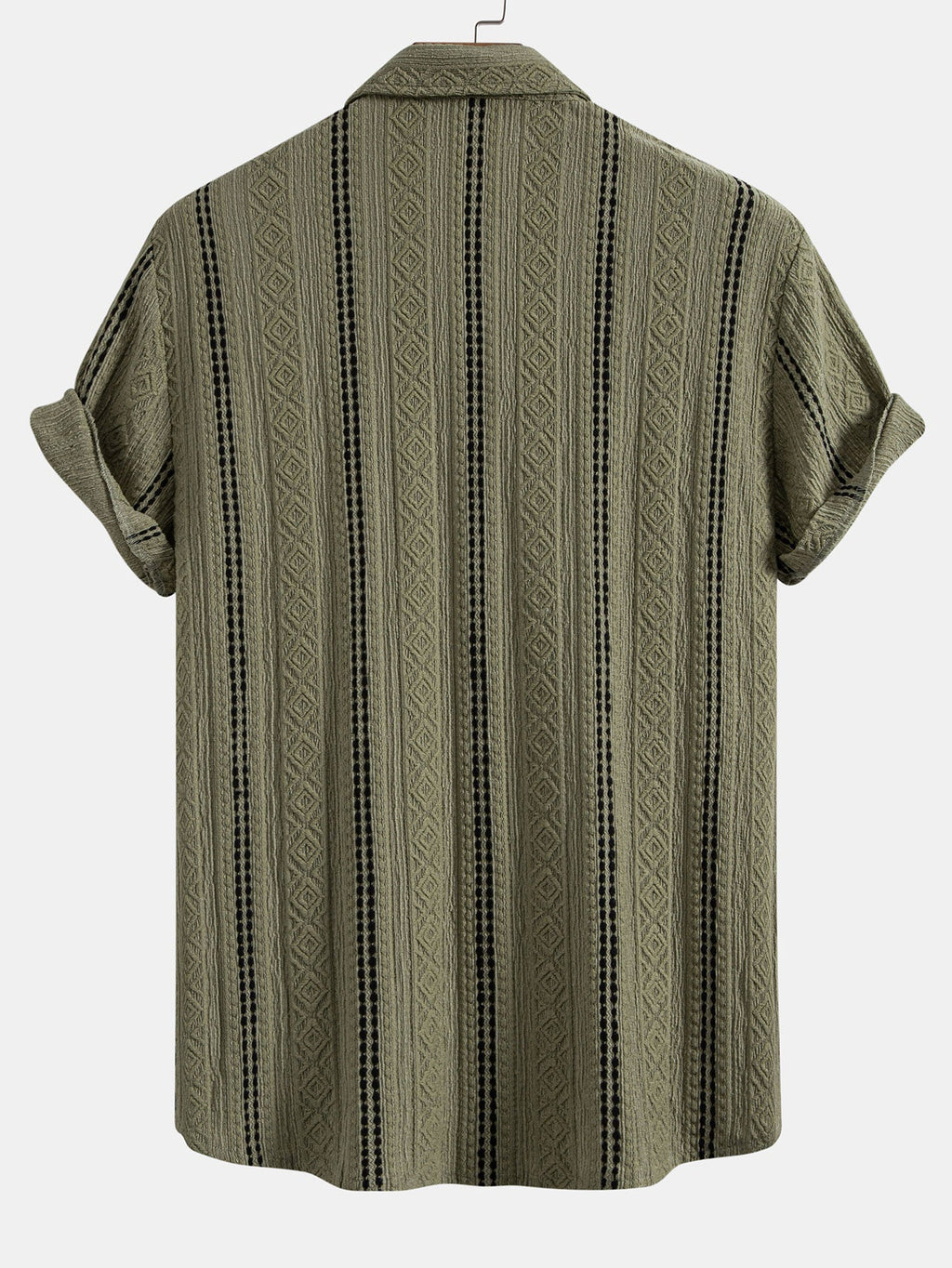 Setti: geometrinen jacquard-nappipaita ja kreppipintaiset shortsit