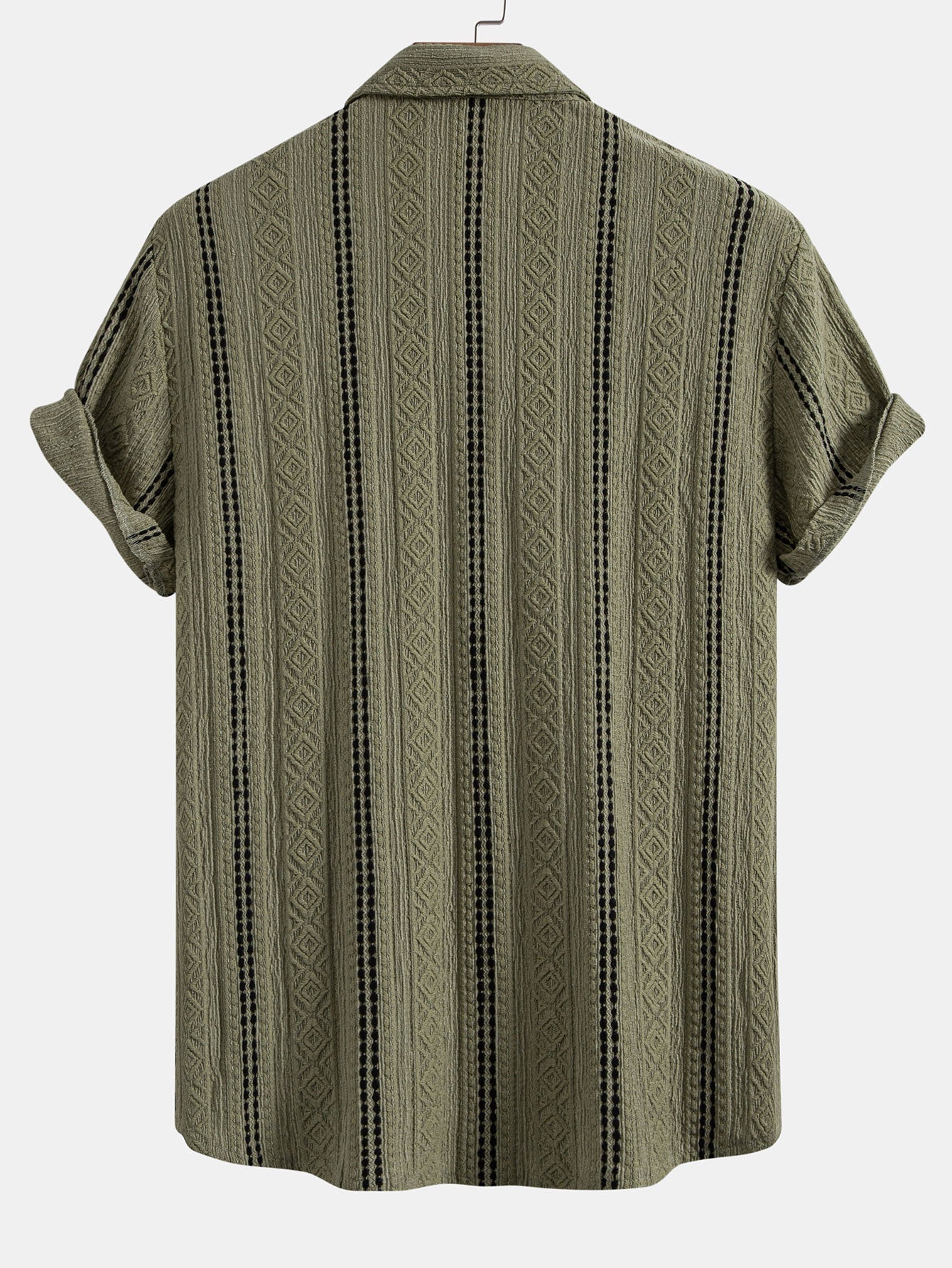 Setti: geometrinen jacquard-nappipaita ja kreppipintaiset shortsit