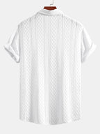 Setti: jacquard-nappipaita vinoneliökuviolla ja kreppipintaiset shortsit
