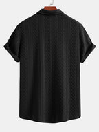 Setti: jacquard-nappipaita vinoneliökuviolla ja kreppipintaiset shortsit