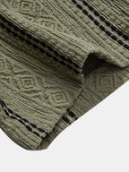 Setti: geometrinen jacquard-nappipaita ja kreppipintaiset shortsit
