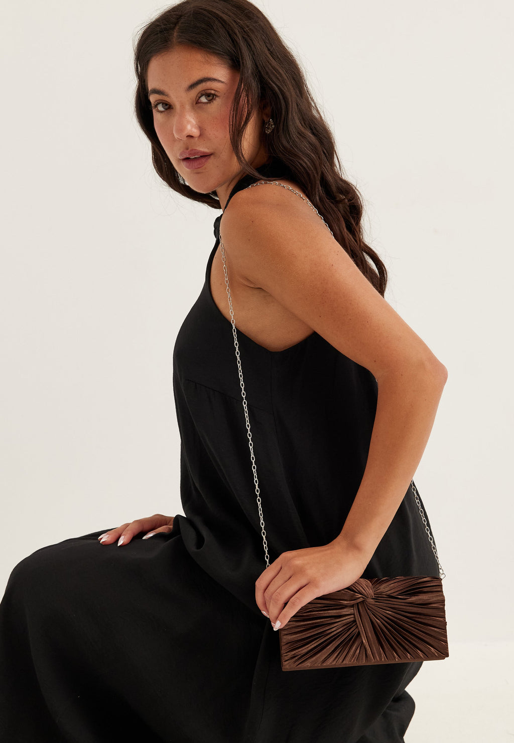 Satiininen clutch-laukku