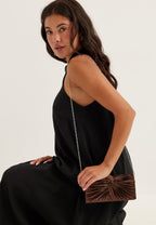 Satiininen clutch-laukku