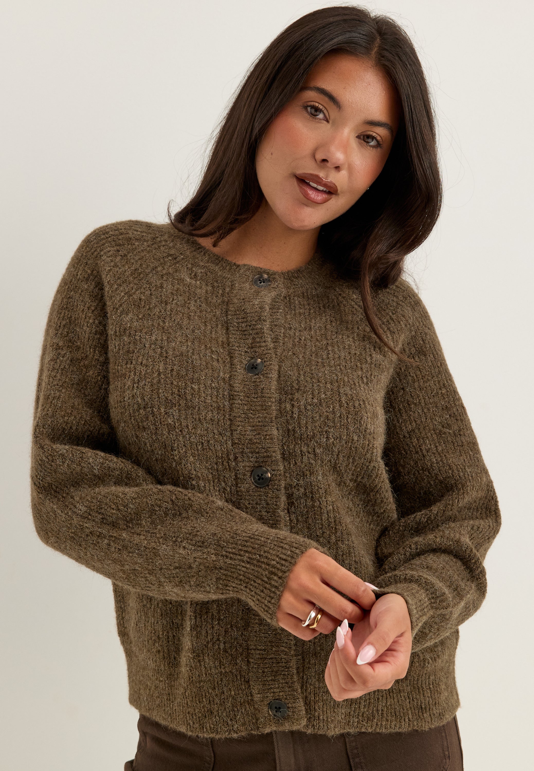 Ruskea neulecardigan