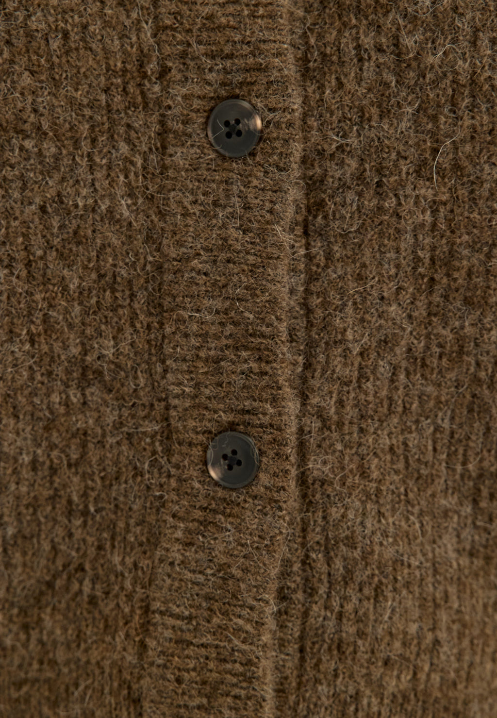 Ruskea neulecardigan
