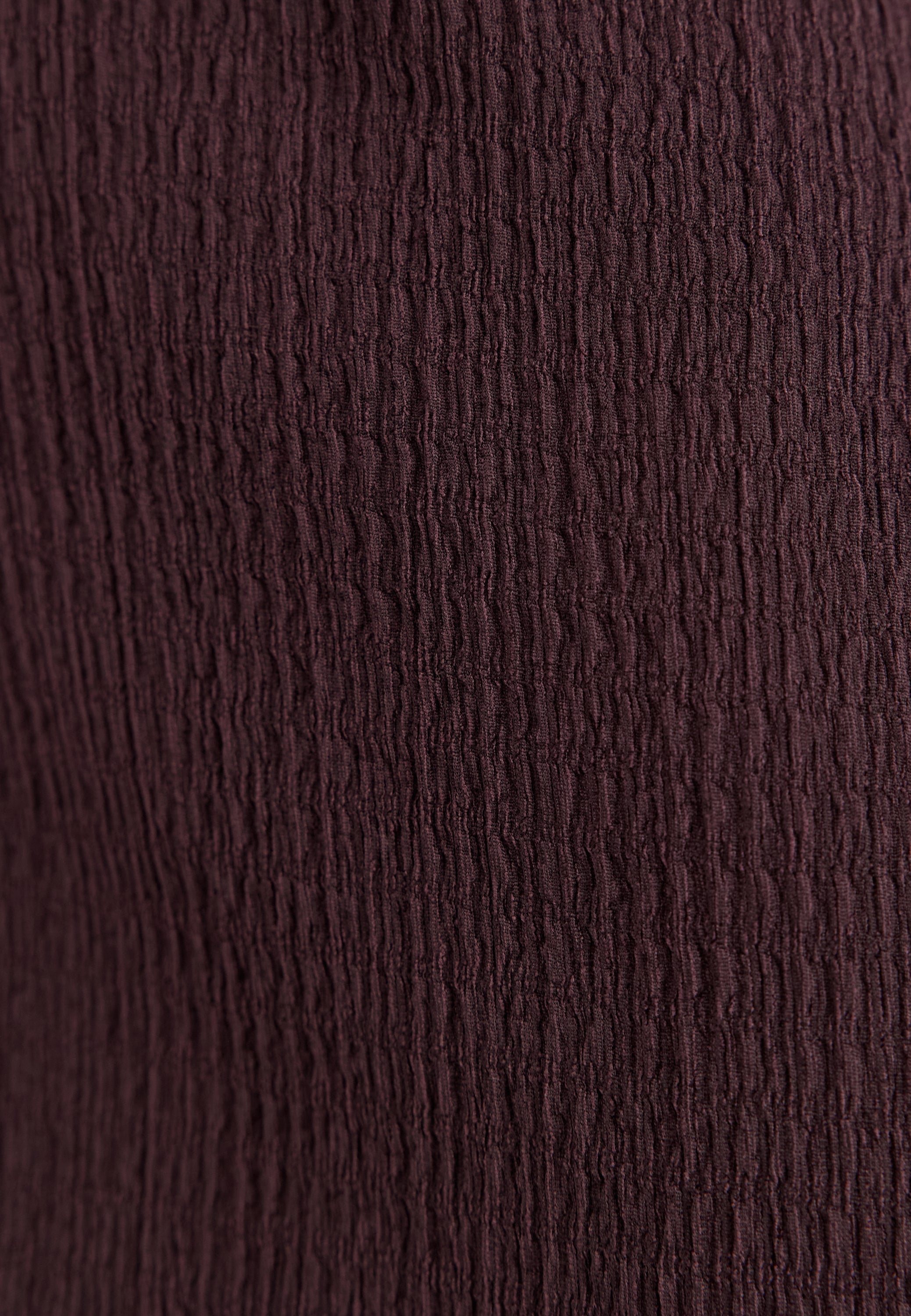 Violetti trikoinen midimekko