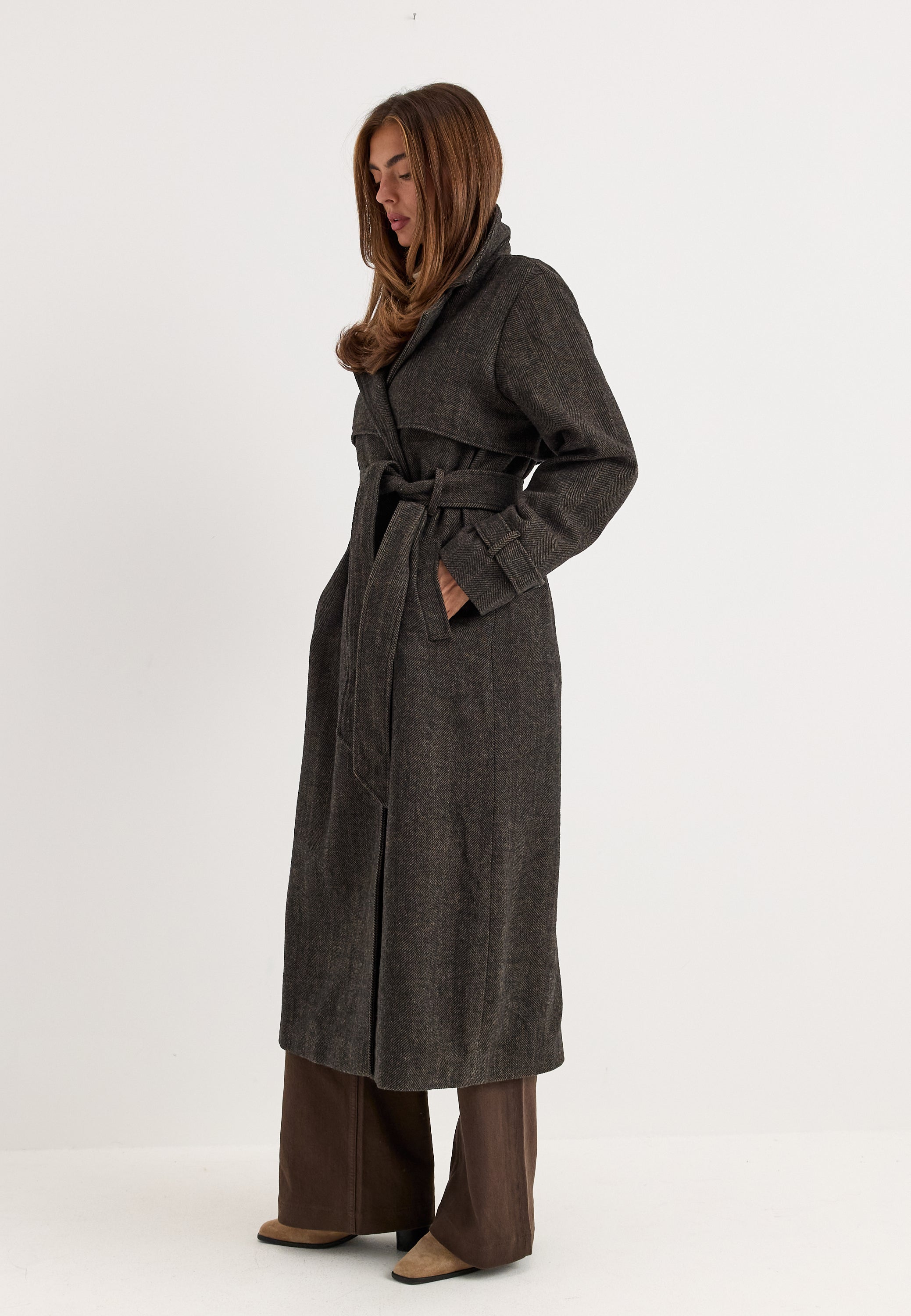 Pitkä tweed-trenssi