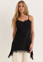 Musta pitsireunainen camisole-toppi