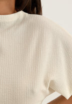 Valkoinen funnel neck -paita