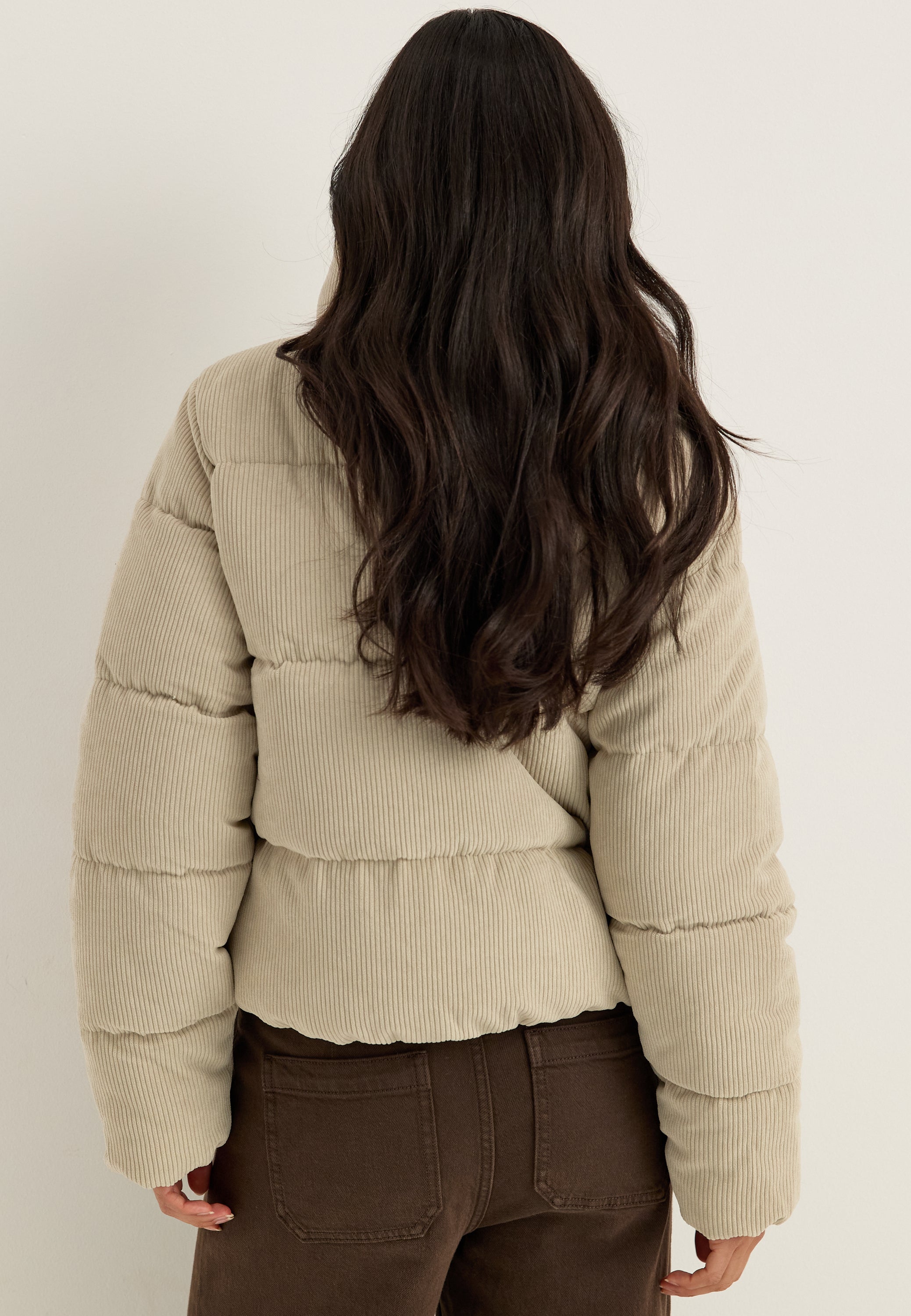 Beige vakosamettinen toppatakki, lyhyt