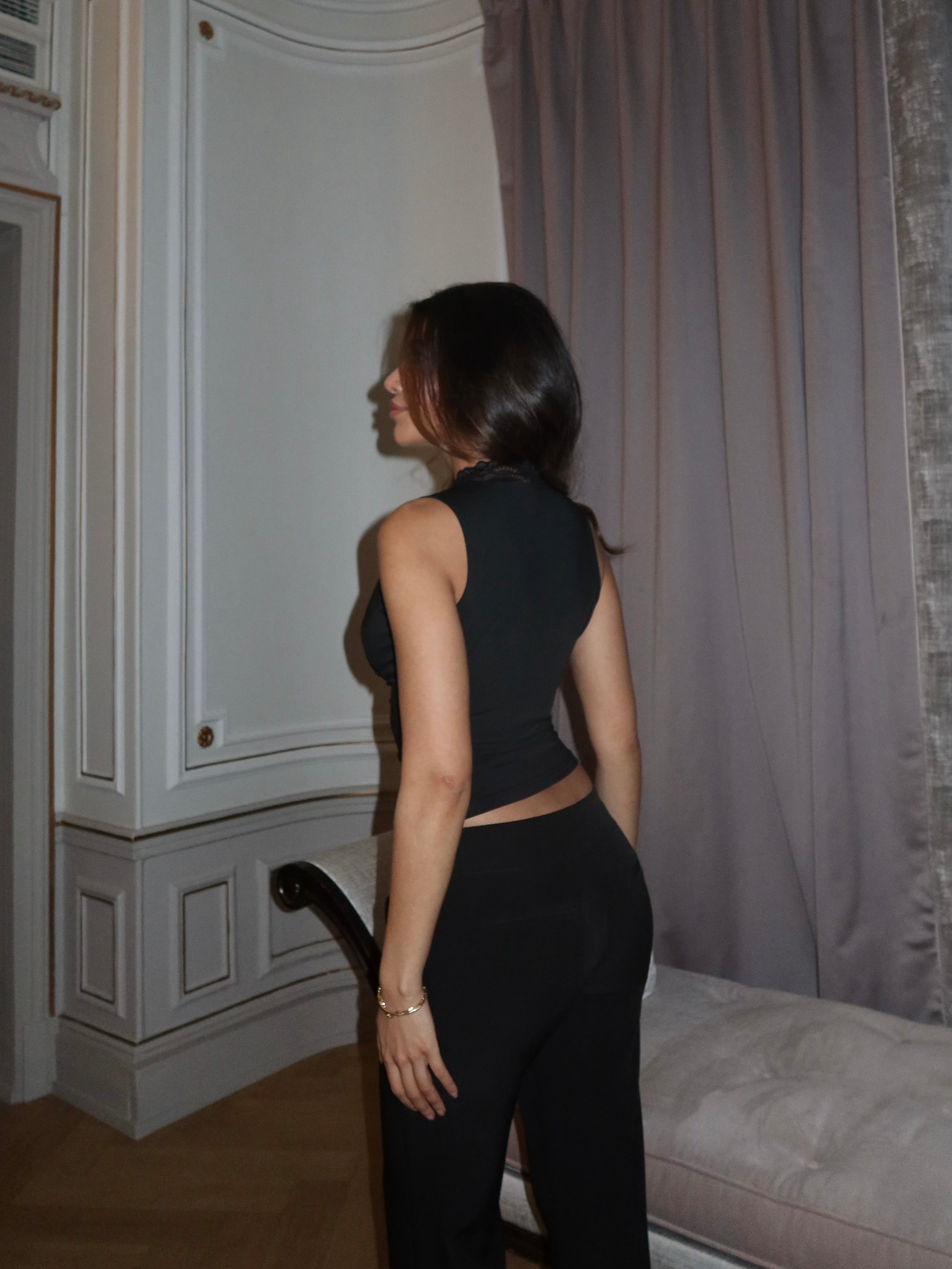 Alana-pitsitoppi – musta