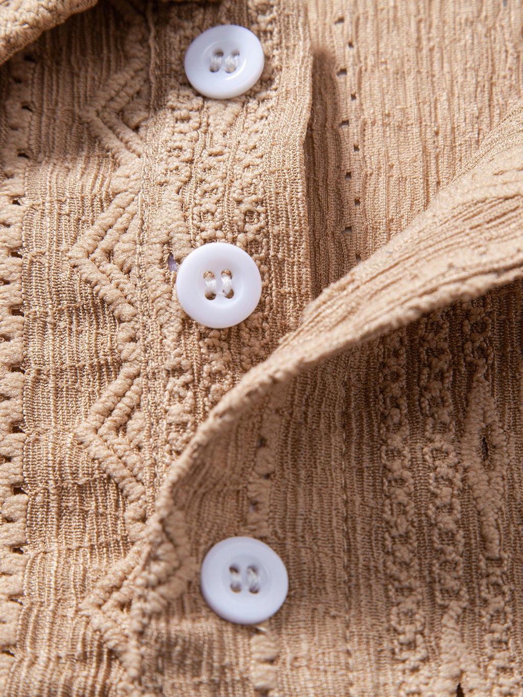 Geometrinen jacquard-pikeepaita