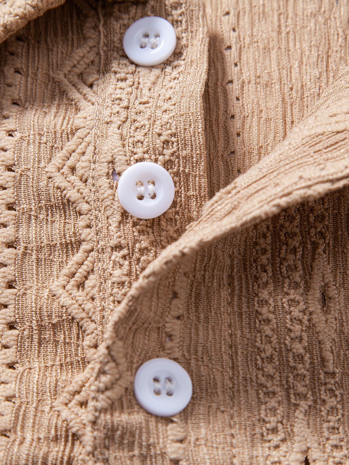 Geometrinen jacquard-pikeepaita