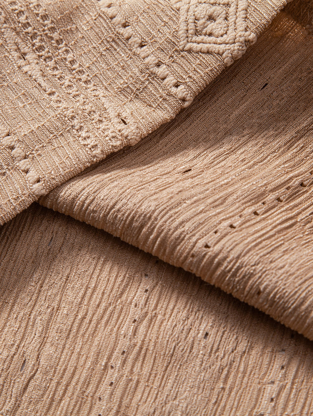 Geometrinen jacquard-pikeepaita
