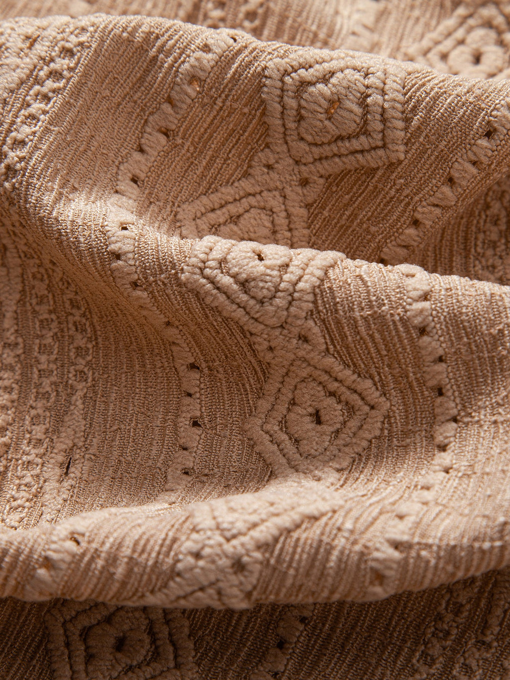 Geometrinen jacquard-pikeepaita