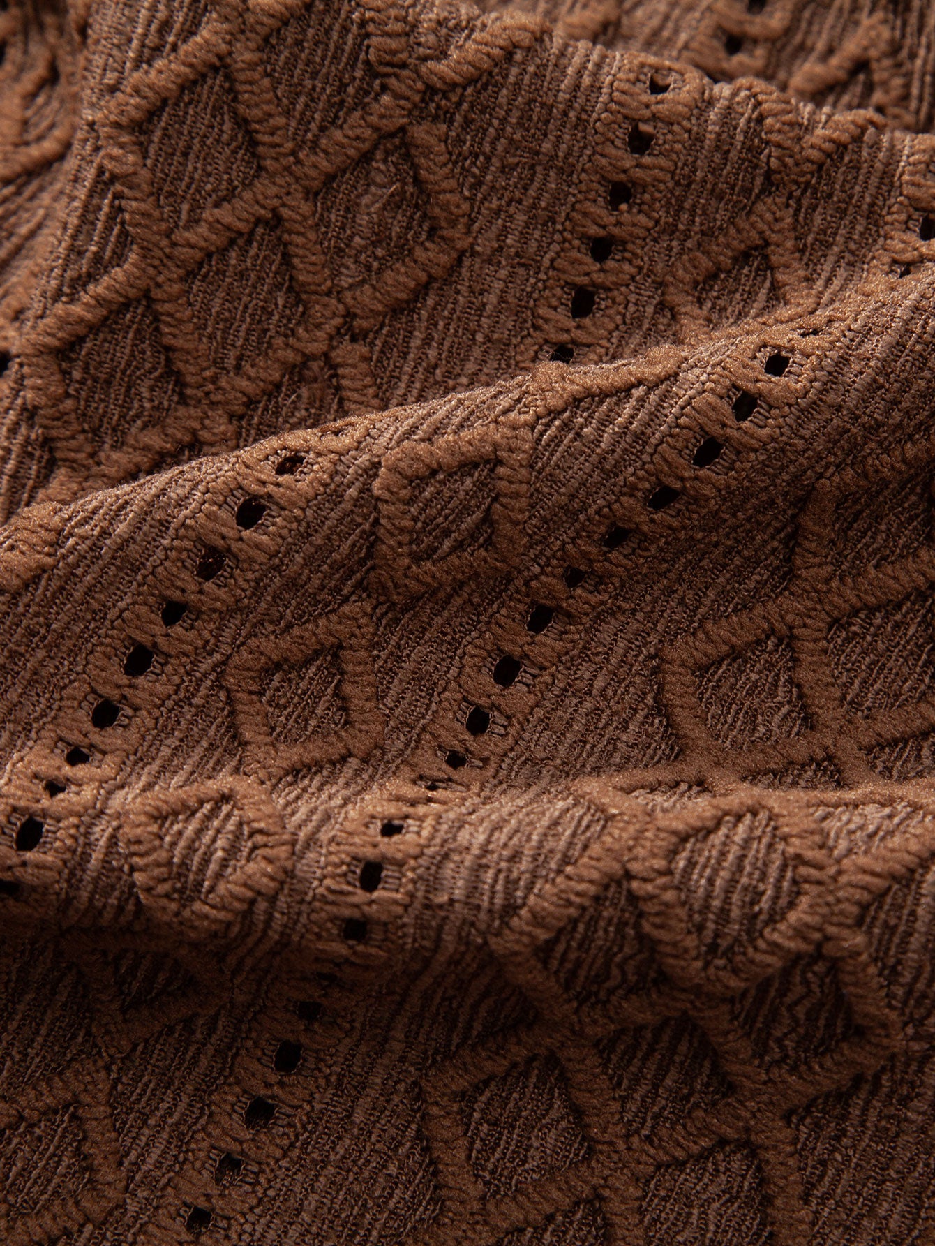 Setti: jacquard-nappipaita vinoneliökuviolla ja kreppipintaiset shortsit