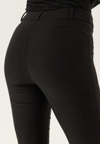 Mustat, nilkkapituiset skinny-housut
