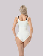 Vartaloa muotoileva bodypuku