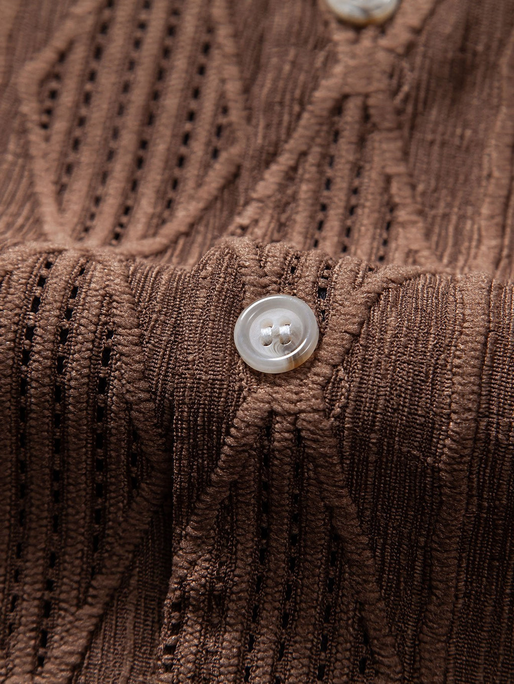 Setti: jacquard-paita kuubalaisella kauluksella ja kreppipintaiset shortsit