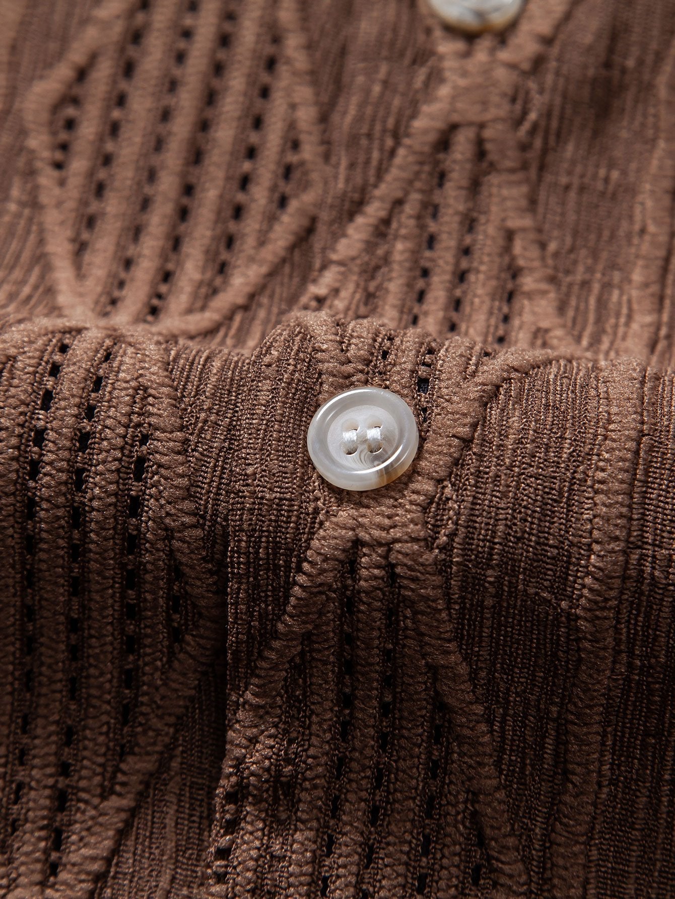 Setti: jacquard-paita kuubalaisella kauluksella ja kreppipintaiset shortsit