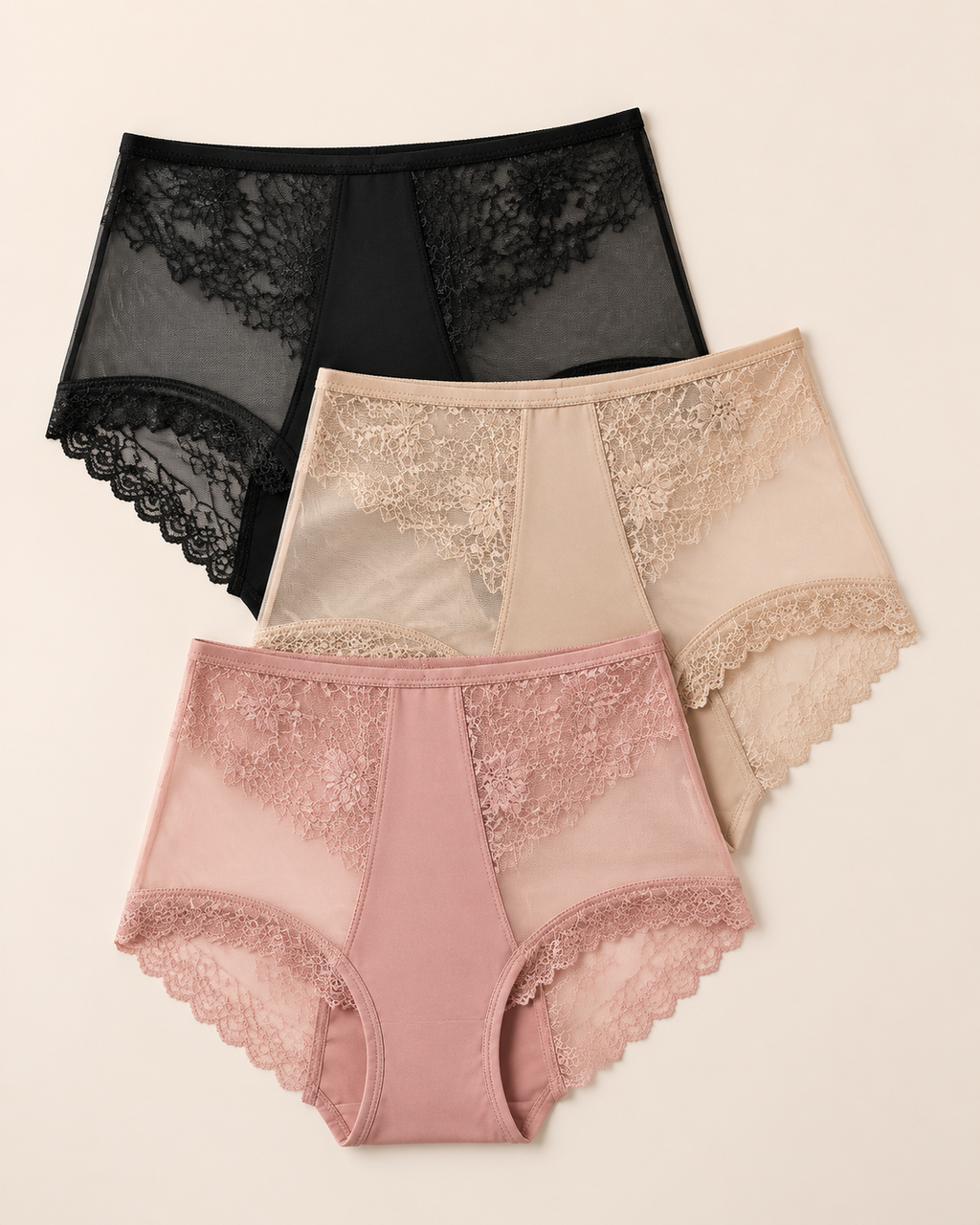 Conjunto misto de três cuecas boxer de renda