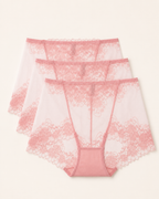 Conjunto de três cuecas boxer de renda rosa