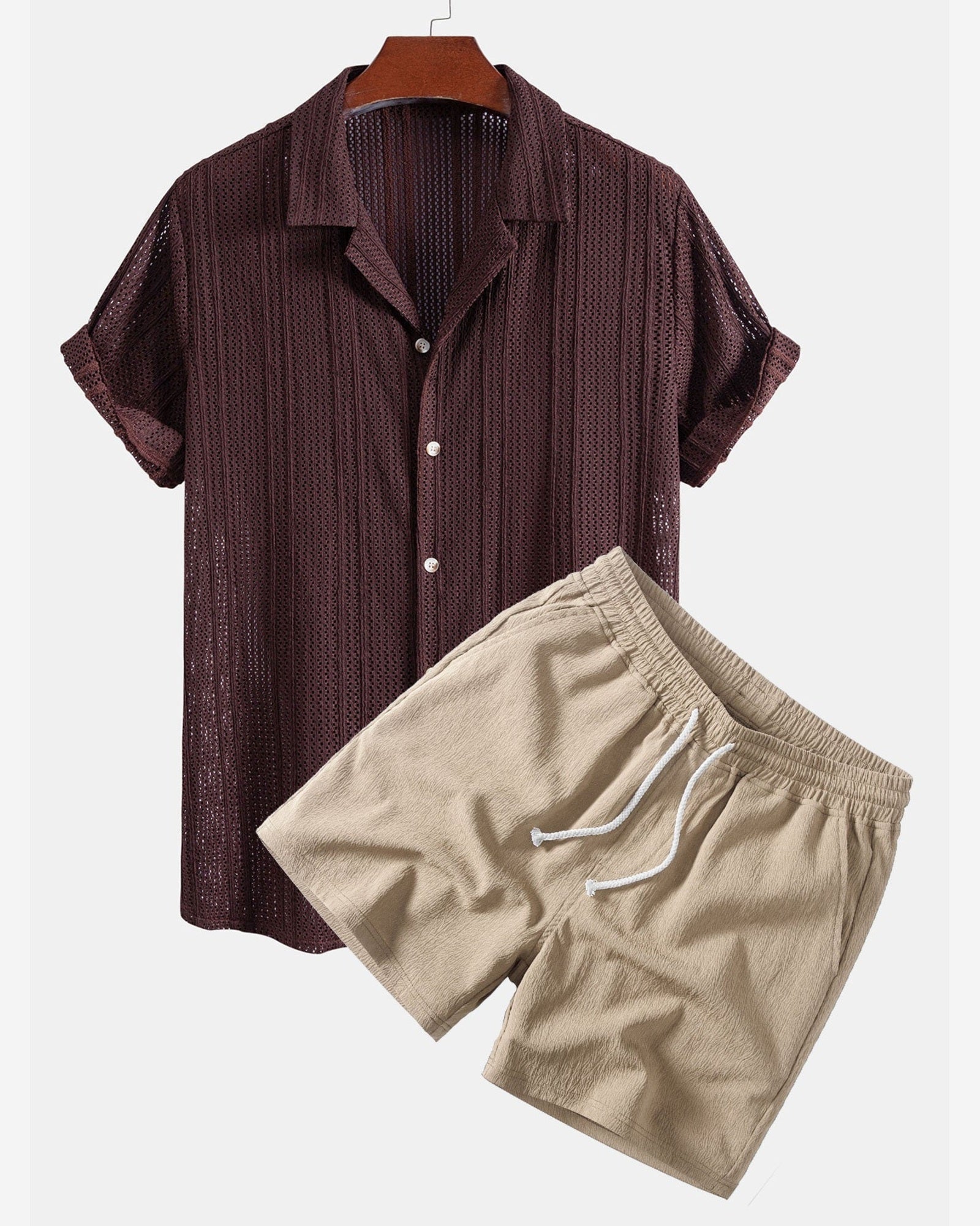 Setti: kahvinruskea kuubalaiskauluksinen avoneulottu paita ja beiget kreppipintaiset shortsit