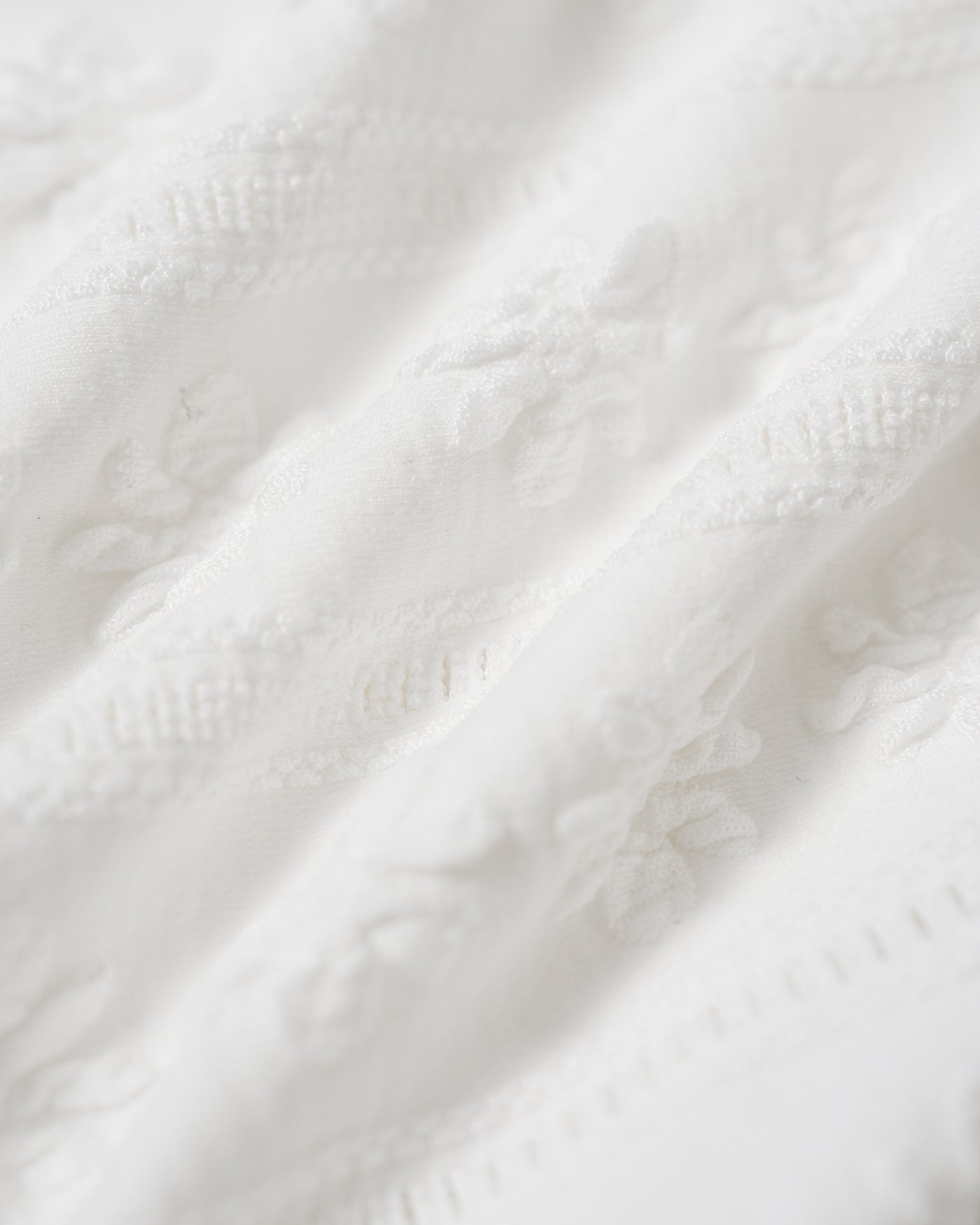 Jacquard-bandeau-bikinit halterneckillä, valkoinen